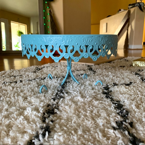 Cute cake display/decor - Picture 1 of 4